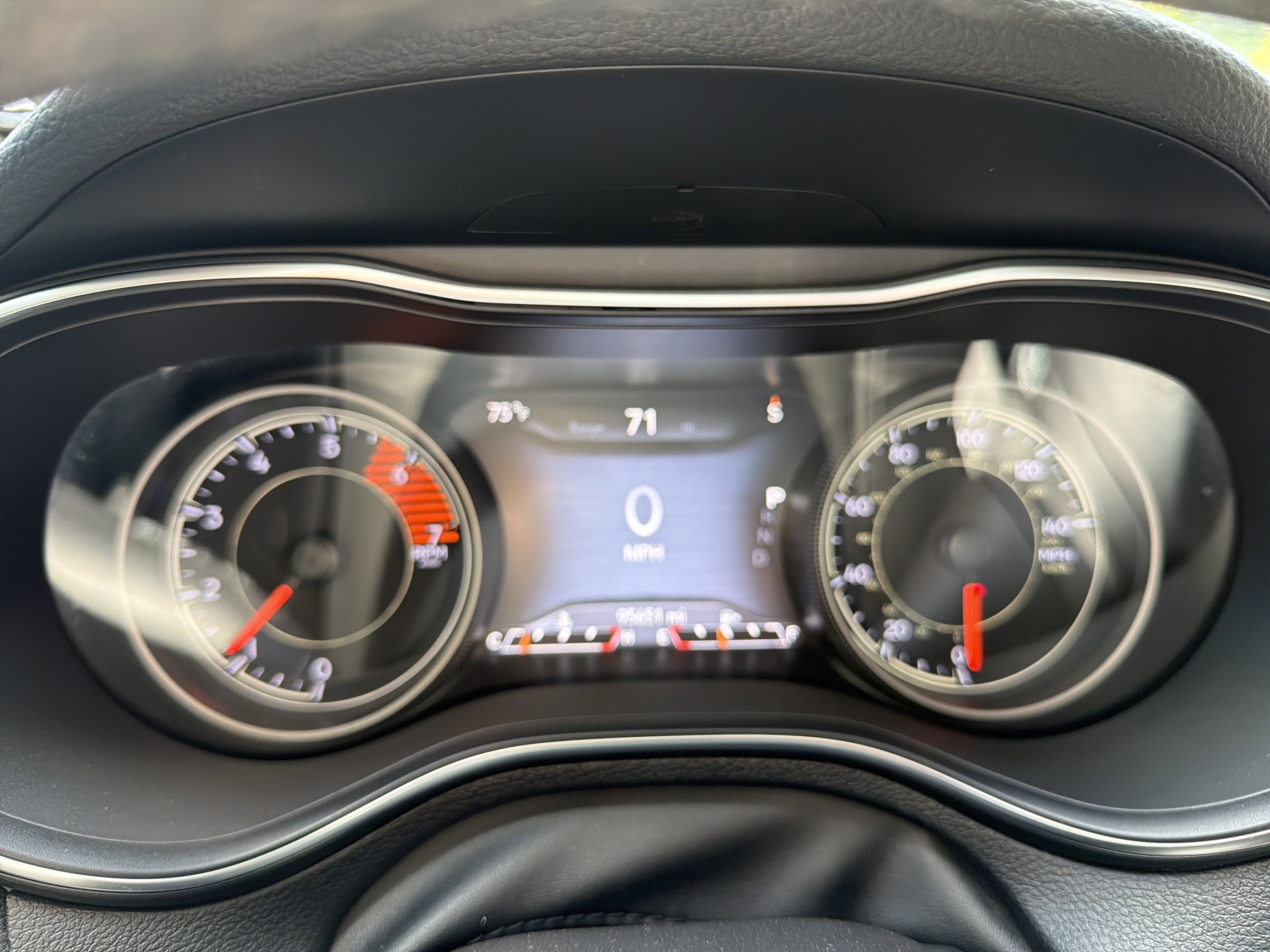 Certified 2019 Jeep Cherokee Limited w/ Luxury Group AWD/4WD image 33