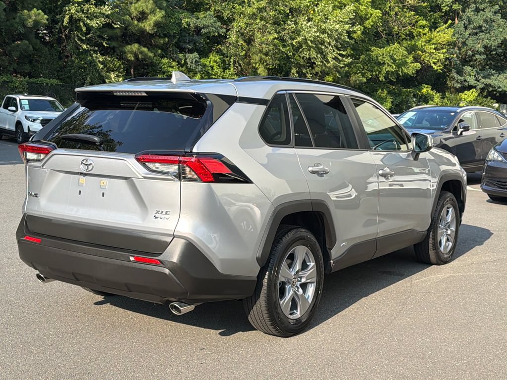 Used 2025 Toyota RAV4 XLE w/ Convenience Package AWD/4WD image 4