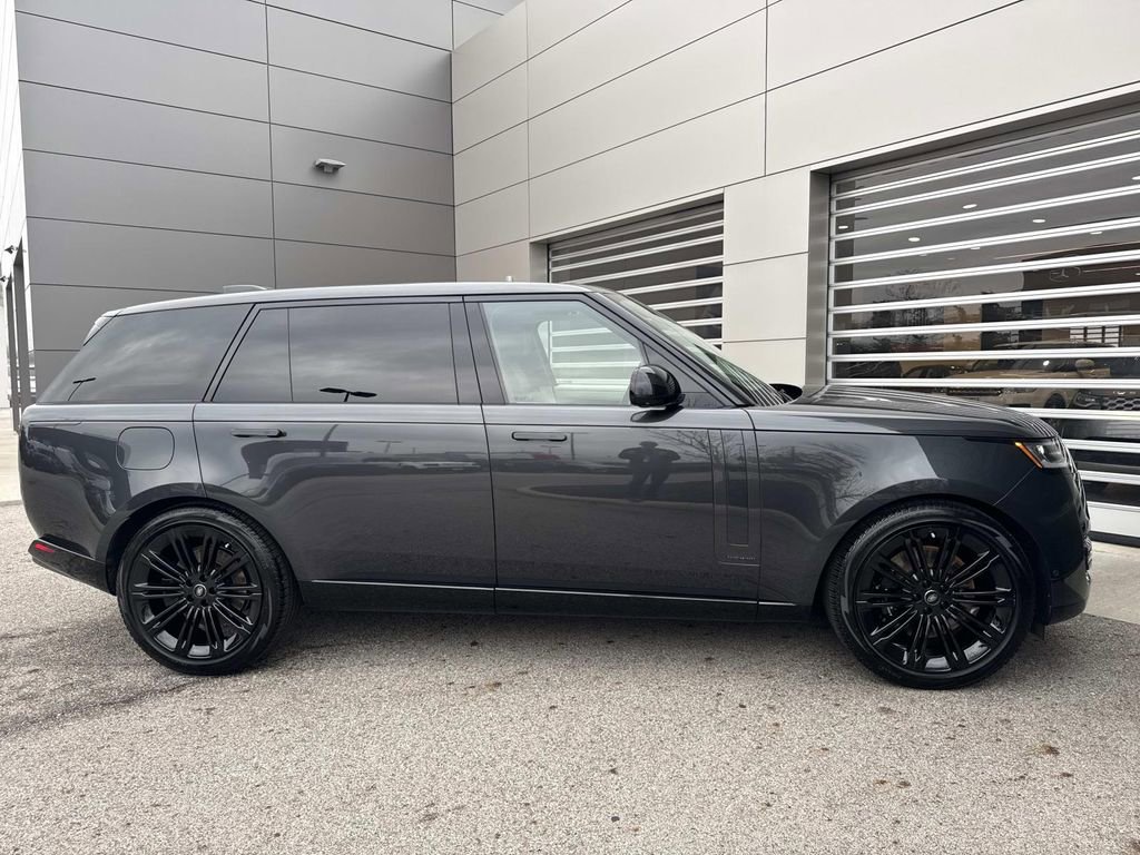 Certified 2024 Land Rover Range Rover Long Wheelbase Autobiography image 9