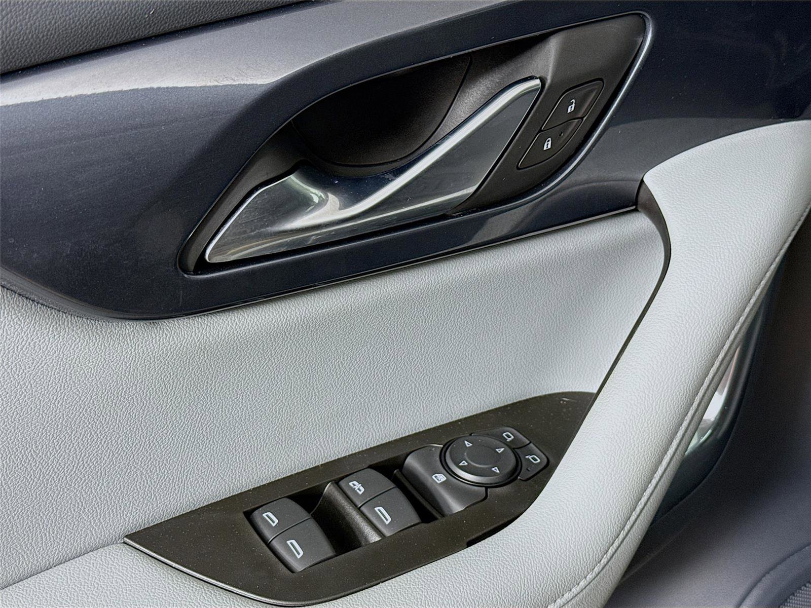 Used 2020 Chevrolet Blazer LT image 17