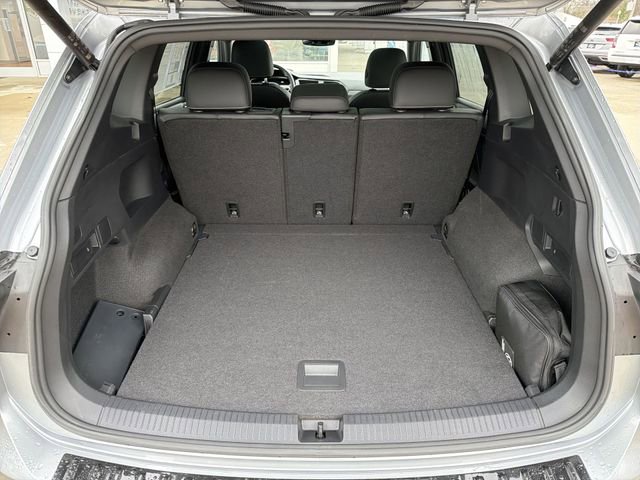 Used 2024 Volkswagen Tiguan SE R-Line image 25