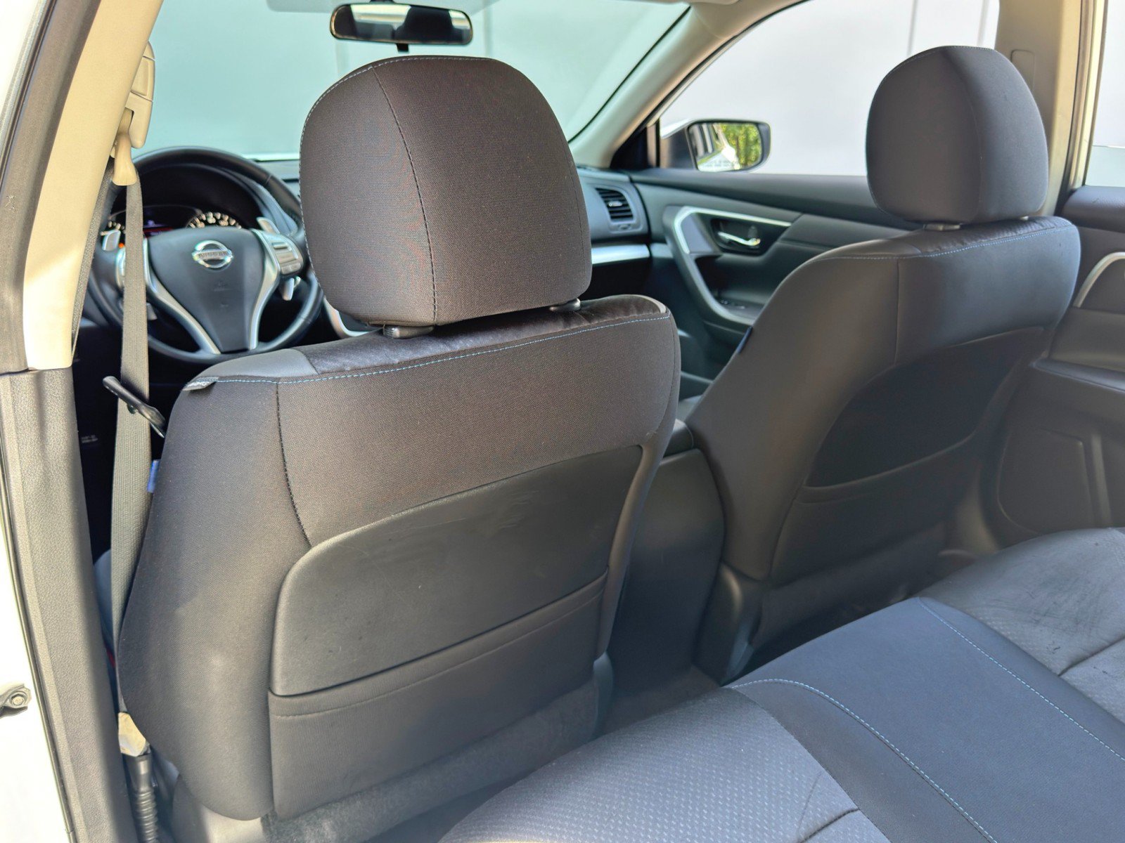 Used 2016 Nissan Altima 2.5 SR w/ LED Appearance Package FWD image 28