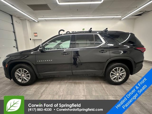 Used 2023 Chevrolet Traverse LT image 2