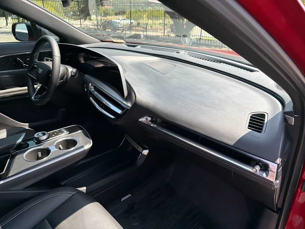 Used 2024 Cadillac Lyriq Sport w/ LPO, Floor Liner Package AWD/4WD image 39