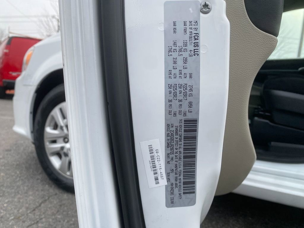 Used 2018 Dodge Grand Caravan SE w/ UConnect Hands-Free Group image 34