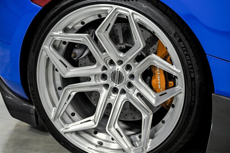 Used 2018 McLaren 720S RWD image 21