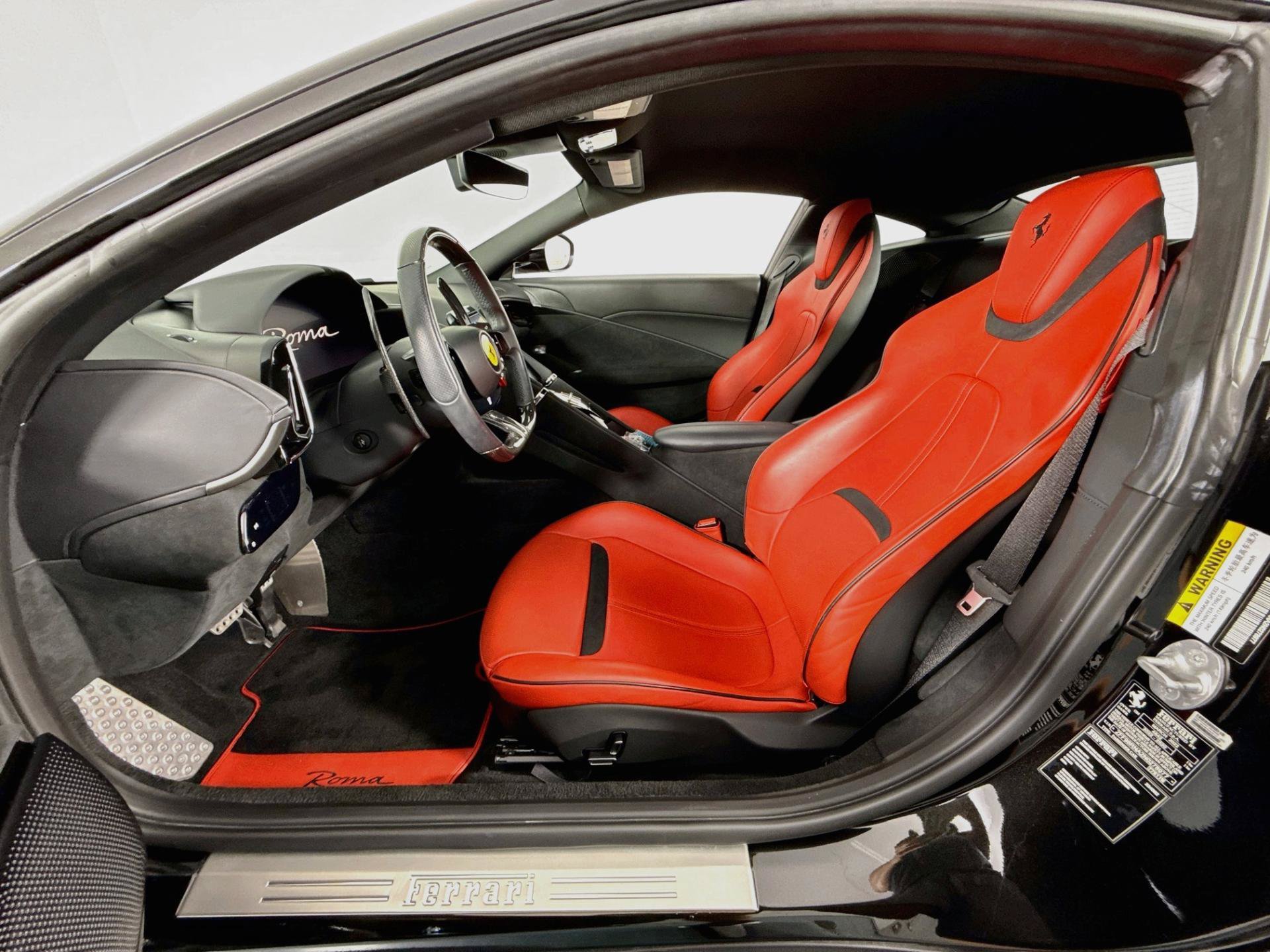 Used 2022 Ferrari Roma RWD image 11