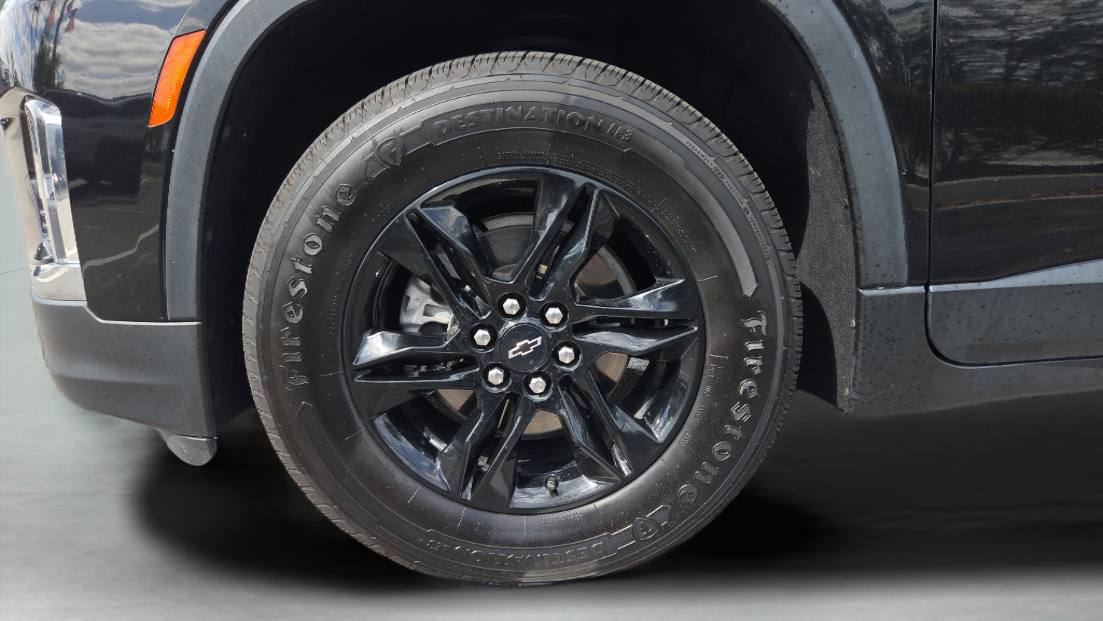 Certified 2023 Chevrolet Traverse LT FWD image 30