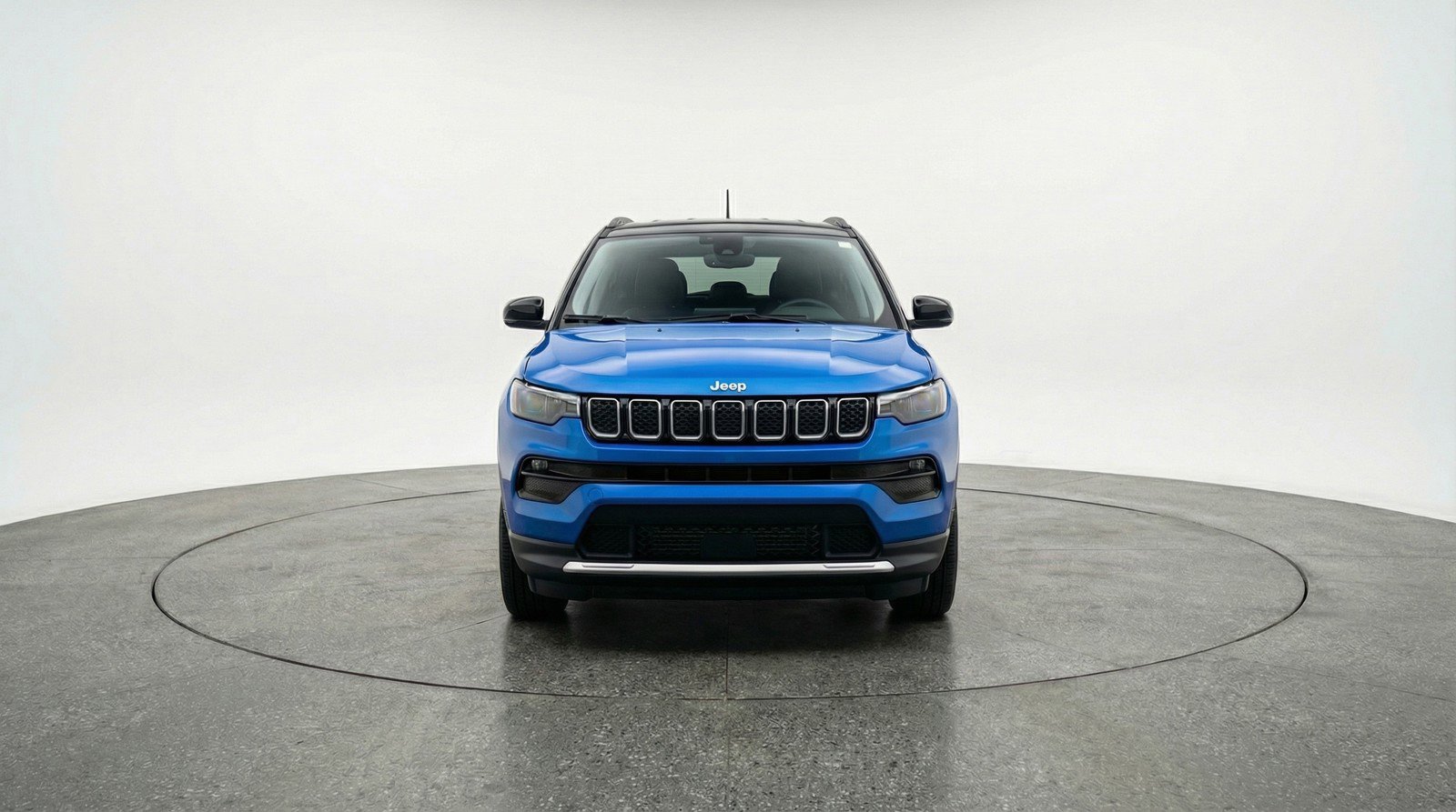 Used 2025 Jeep Compass Limited AWD/4WD image 2