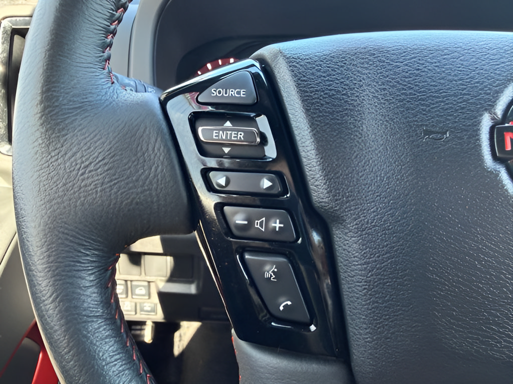 Certified 2025 Nissan Frontier PRO-4X AWD/4WD image 15