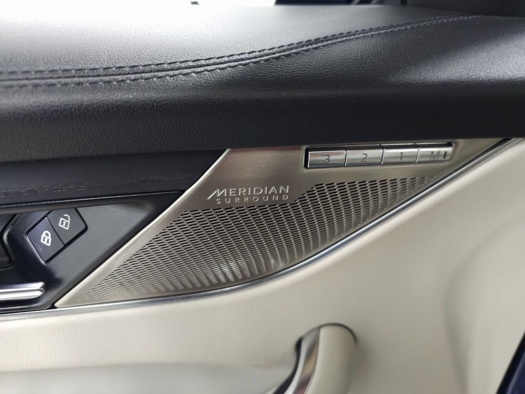 Used 2022 Jaguar F-PACE S image 15