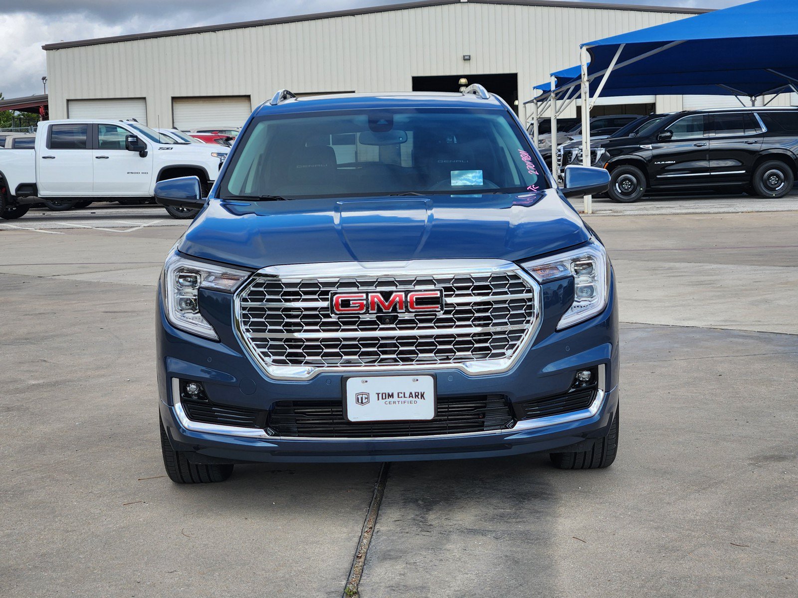 Used 2024 GMC Terrain Denali w/ Denali Premium Package AWD/4WD image 33
