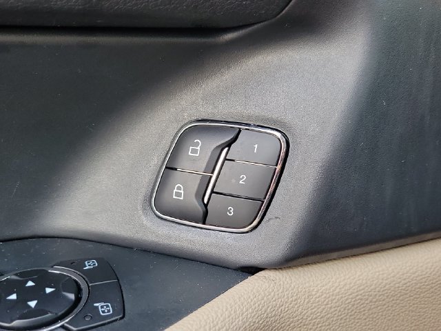 Used 2024 Ford Expedition XLT RWD image 16