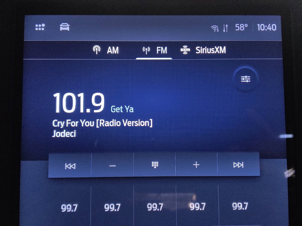 Used 2024 Ford Edge SEL image 25