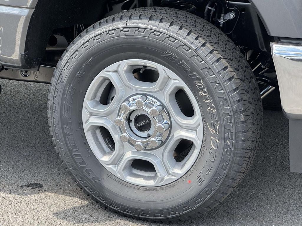 New 2026 Ford F250 XLT w/ FX4 Off-Road Package AWD/4WD image 8