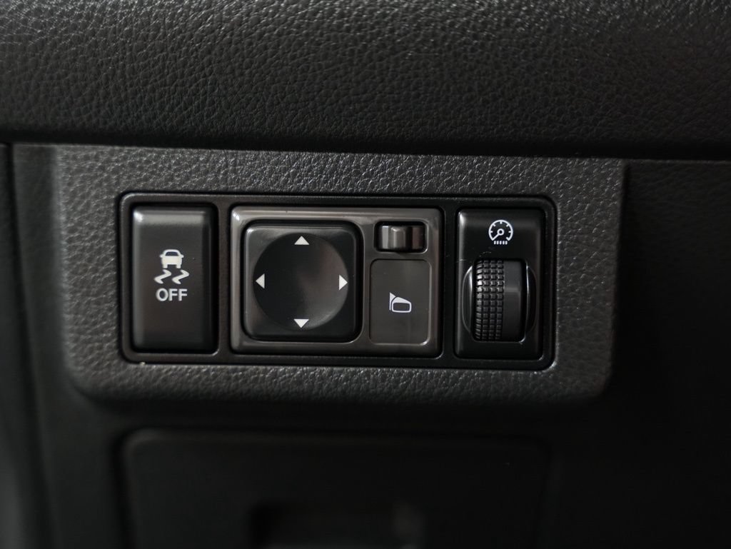 Used 2012 Nissan Versa 1.8 S FWD image 34