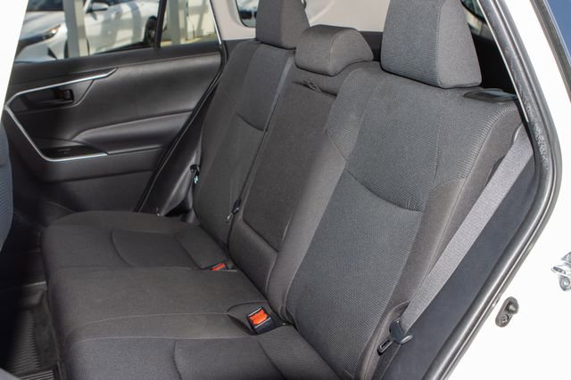 Used 2022 Toyota RAV4 LE AWD/4WD image 17