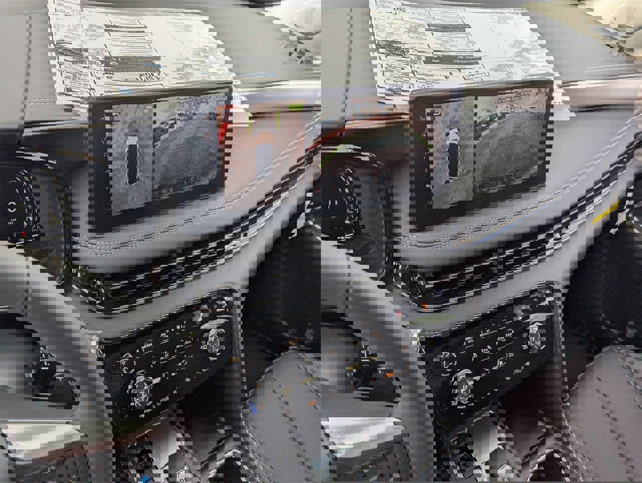 New 2026 INFINITI QX60 Luxe w/ Family Package image 15