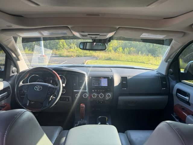 Used 2020 Toyota Sequoia Platinum AWD/4WD image 25