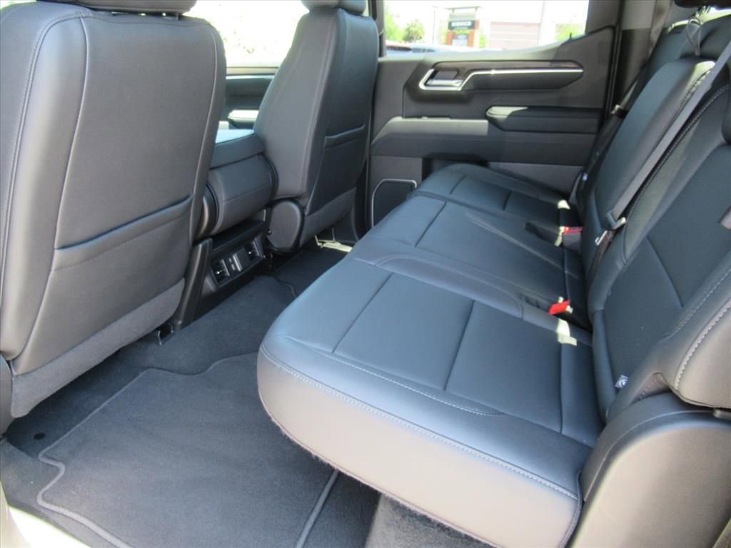 Used 2026 GMC Sierra 1500 SLT image 32