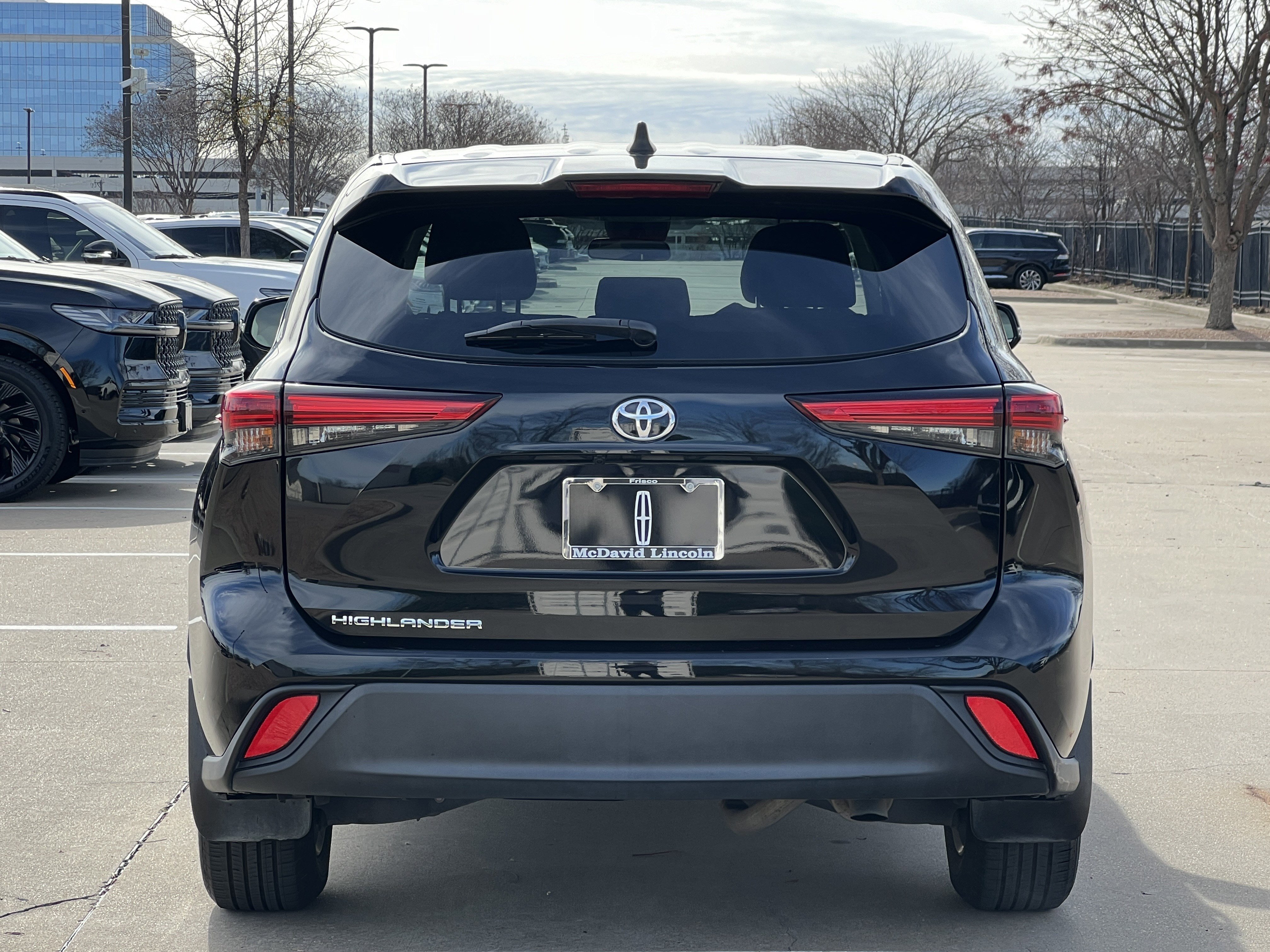 Used 2023 Toyota Highlander L image 8