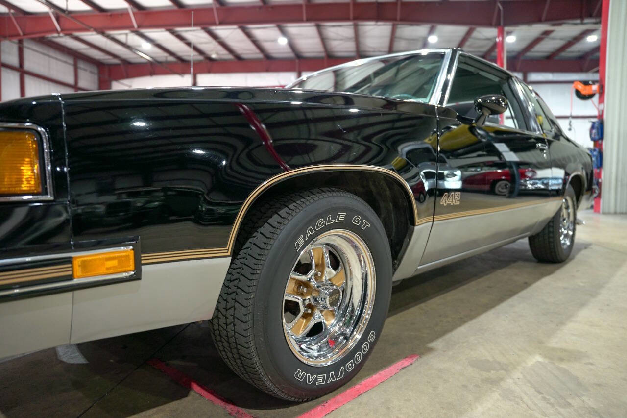 Used 1987 Oldsmobile Cutlass Supreme Salon image 32