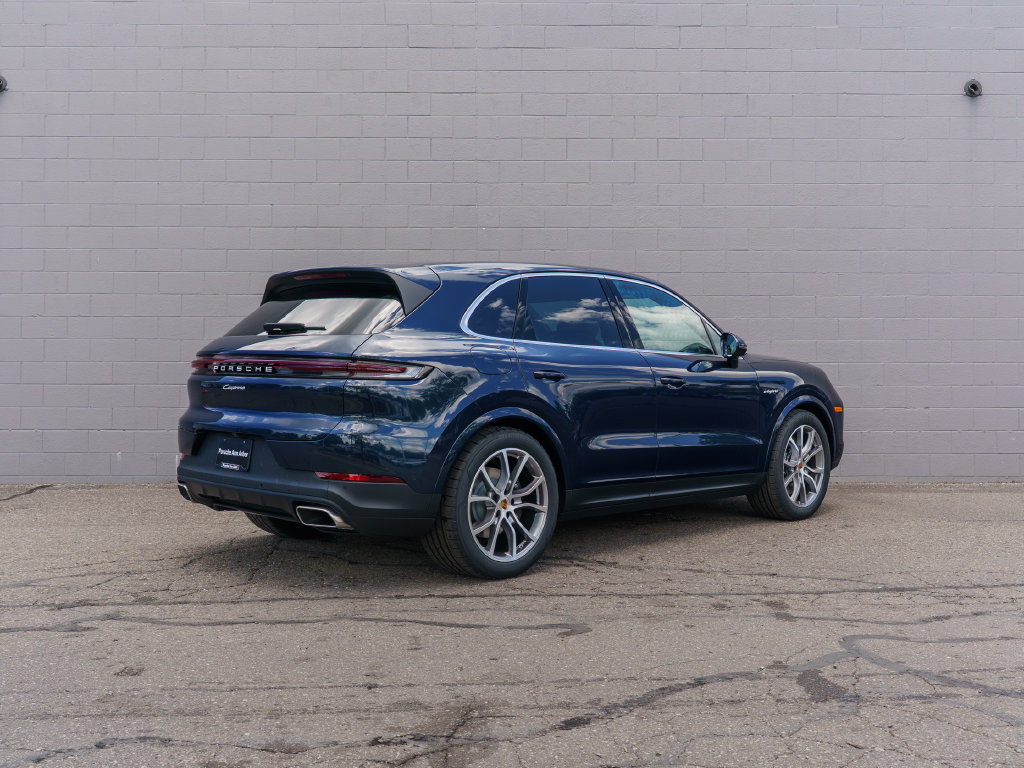 New 2026 Porsche Cayenne E-Hybrid AWD/4WD image 7