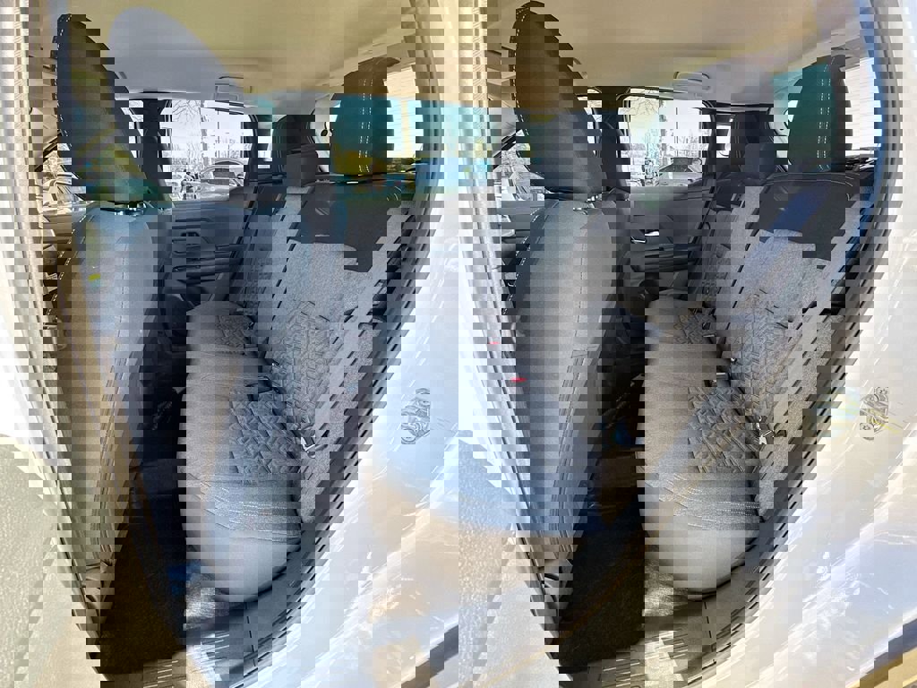 Used 2025 Nissan Kicks SV image 31