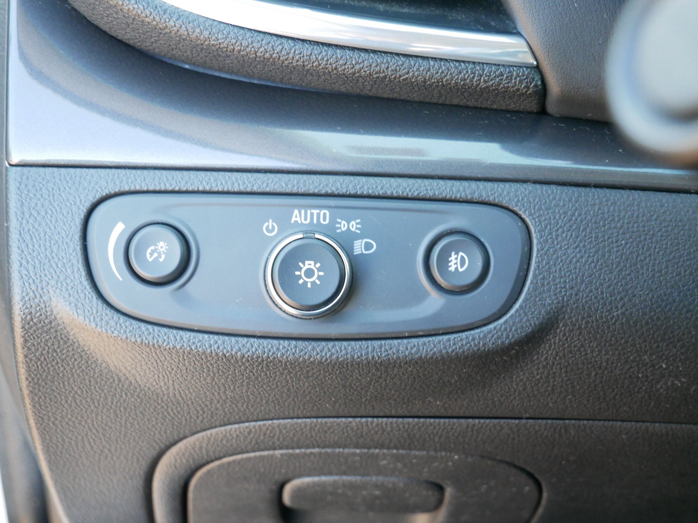 Used 2019 Buick Encore Sport Touring w/ Safety Package image 16