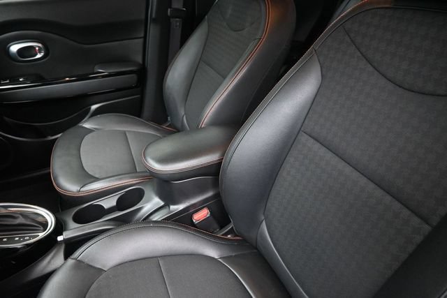Used 2019 Kia Soul ! FWD image 18