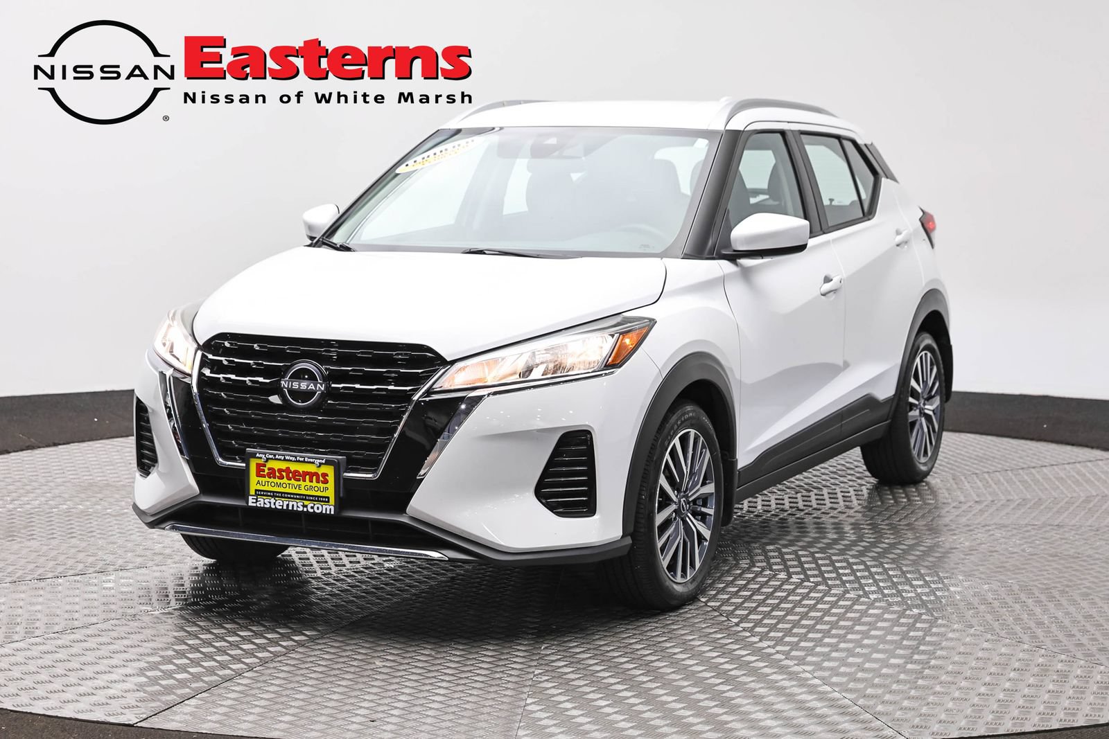 Used 2024 Nissan Kicks SV