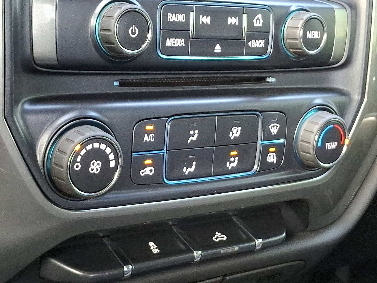 Used 2018 Chevrolet Silverado 1500 LT w/ Max Trailering Package image 8