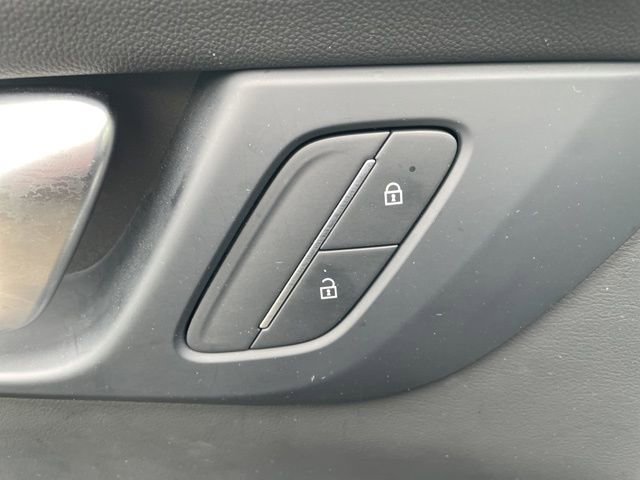 Used 2025 Buick Enclave Preferred AWD/4WD image 12