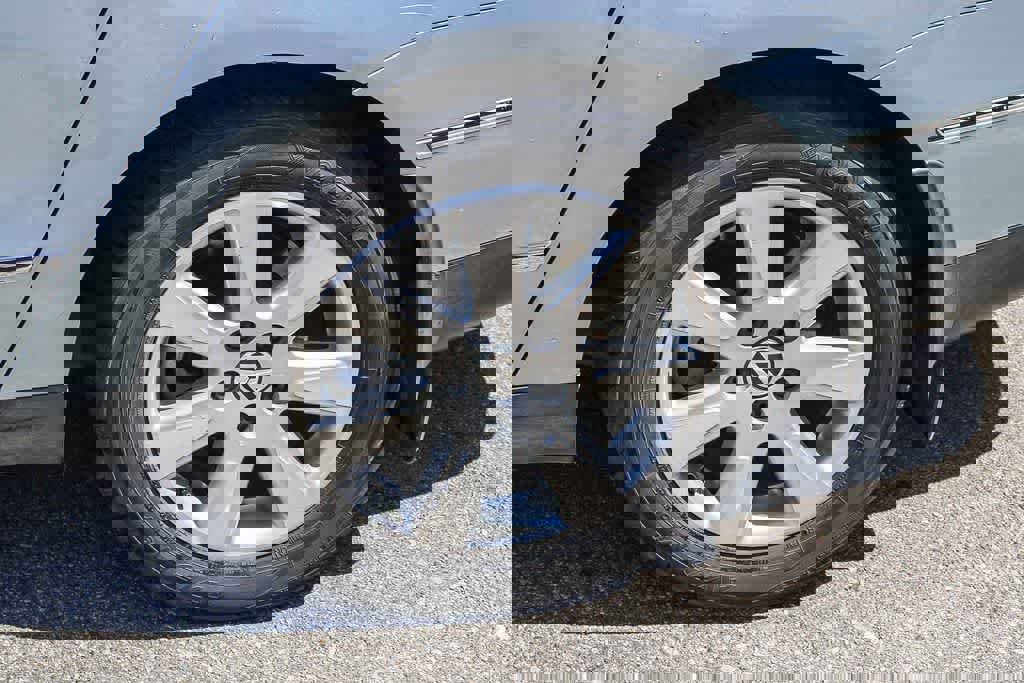 Used 2007 Volkswagen Passat 2.0T image 6