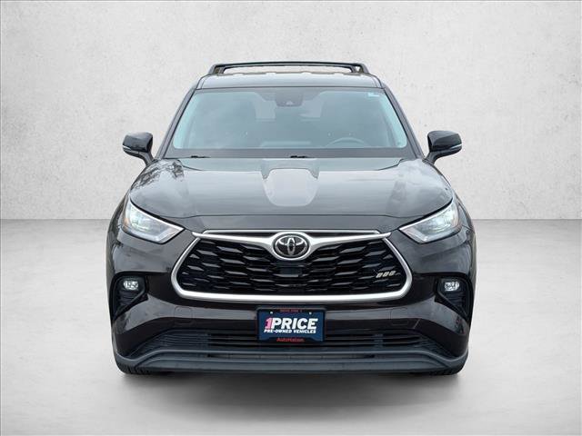 Used 2020 Toyota Highlander LE image 2