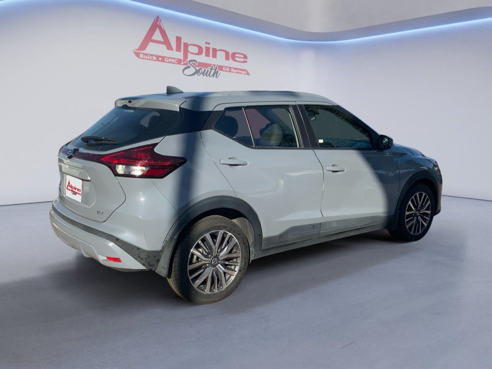 Used 2021 Nissan Kicks SV FWD image 5