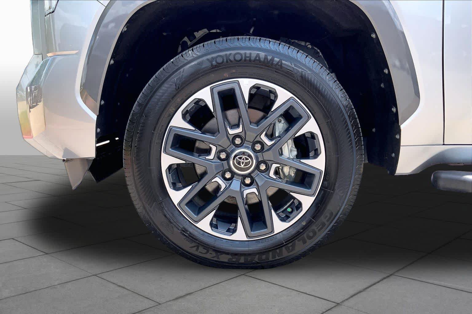 Used 2023 Toyota Tundra Limited AWD/4WD image 10