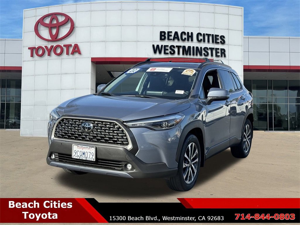 Certified 2022 Toyota Corolla Cross XLE image 5