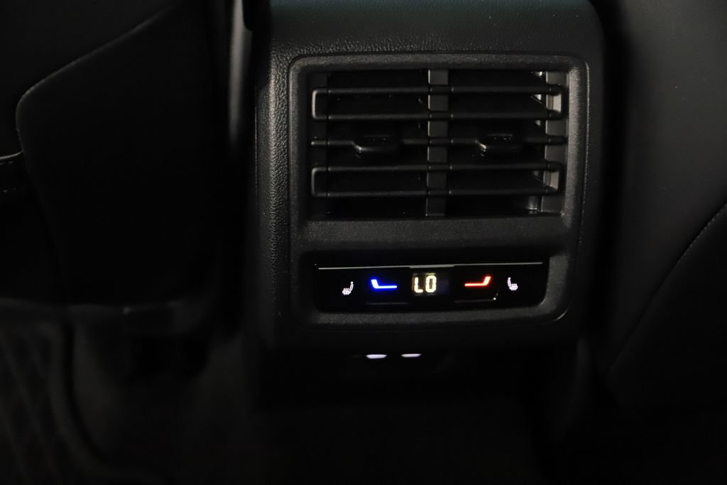 Used 2024 Volkswagen Golf R AWD/4WD image 22