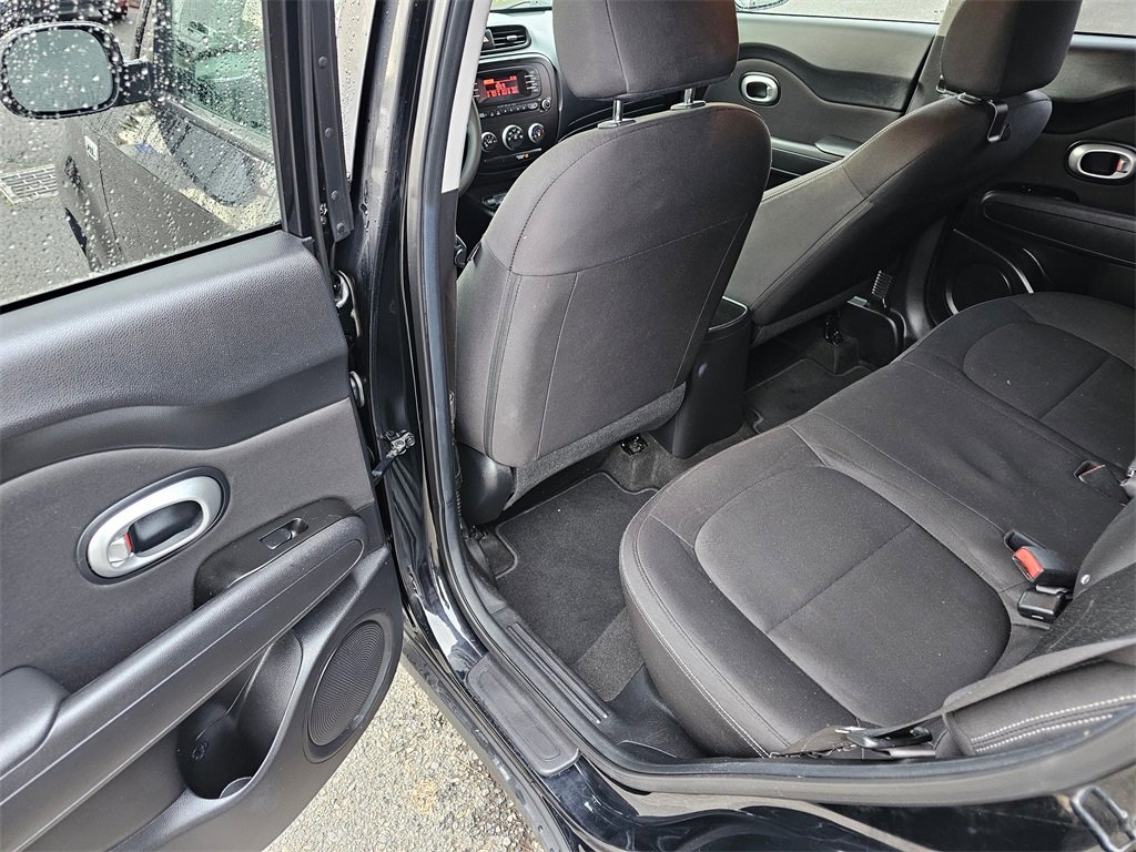 Used 2016 Kia Soul image 9