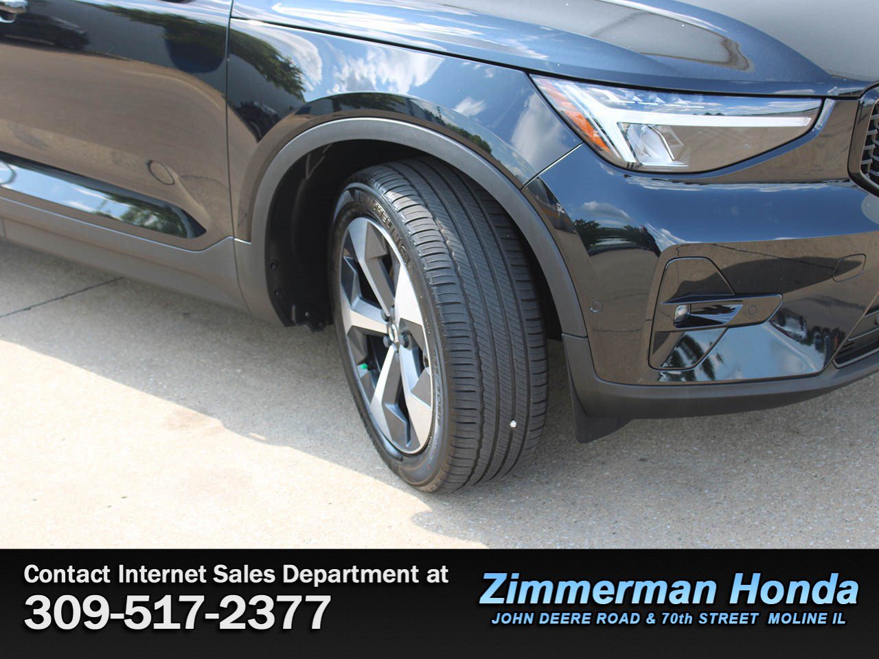 Used 2023 Volvo XC40 B4 Ultimate FWD image 19