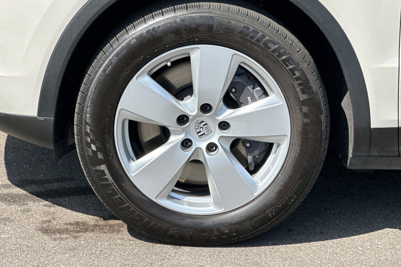 Certified 2023 Porsche Cayenne AWD/4WD image 27