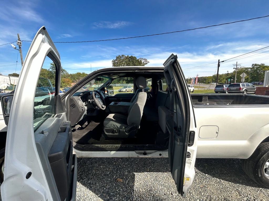 Used 2013 Ford F250 XLT w/ Snow Plow Prep Pkg image 4