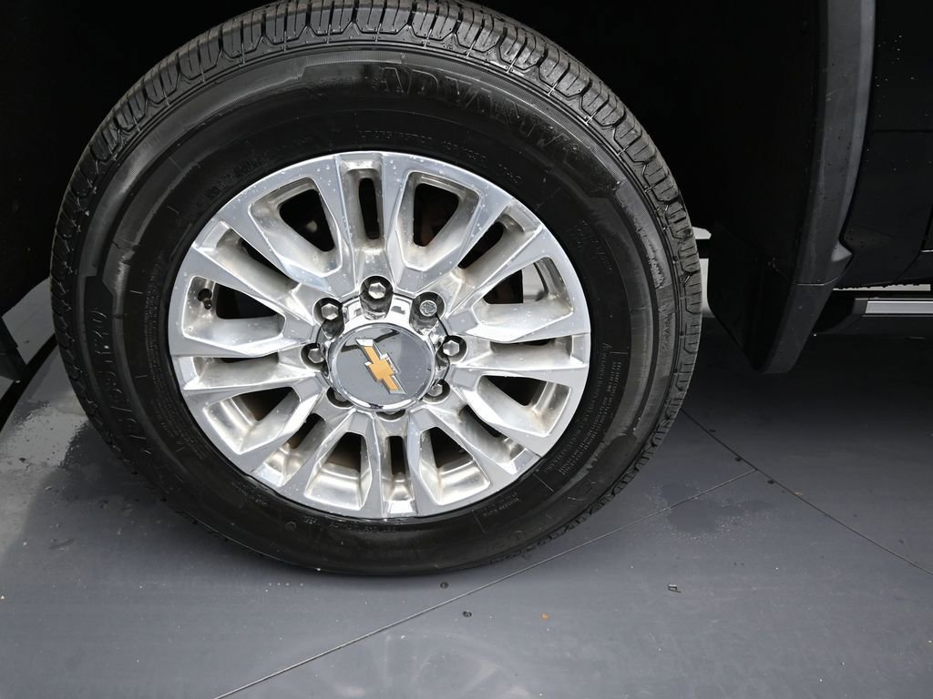 Used 2022 Chevrolet Silverado 2500 High Country w/ Z71 Off-Road Package image 9