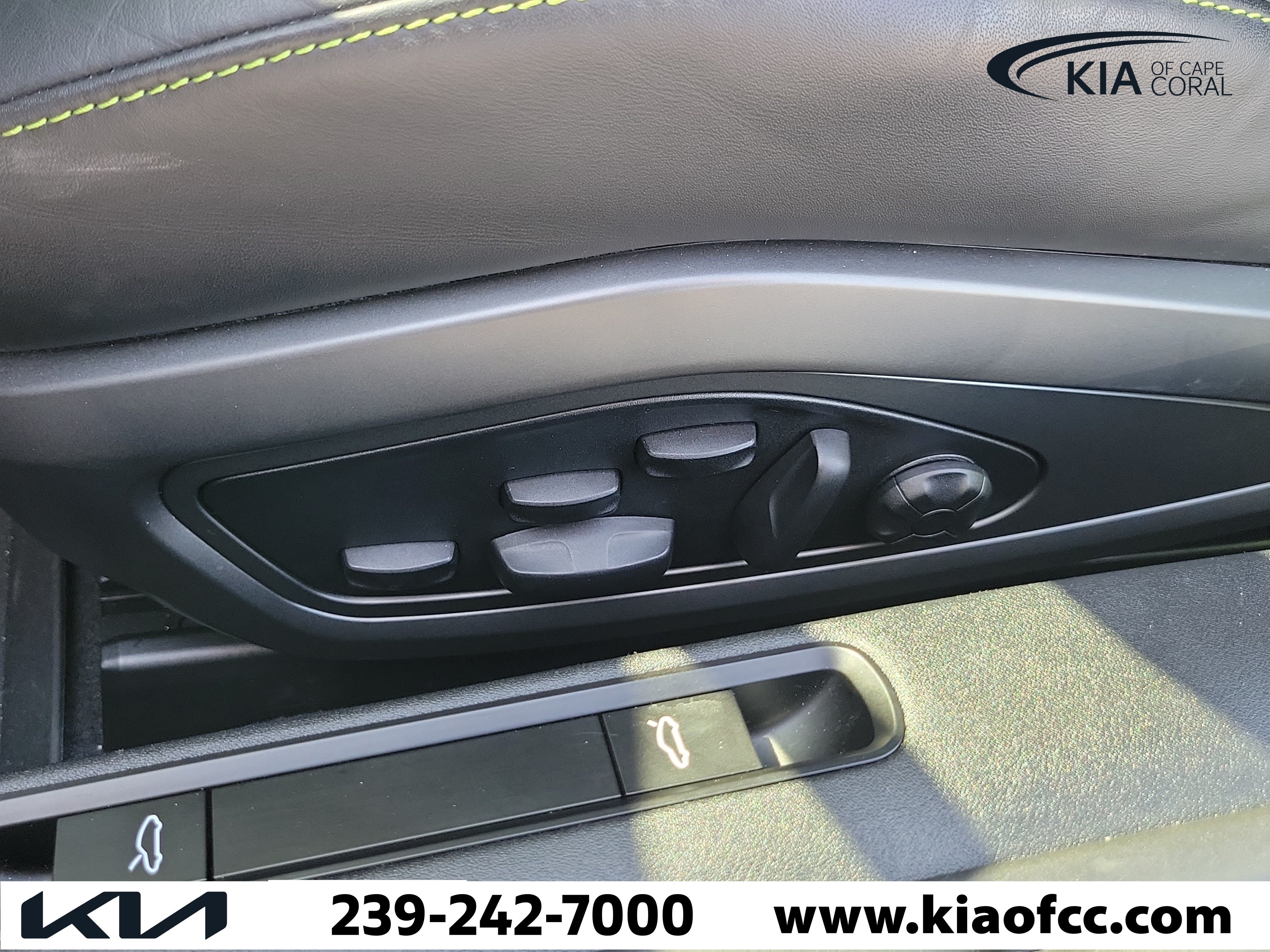 Used 2024 Porsche 911 Carrera RWD image 15