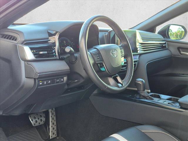 Used 2025 Toyota Camry SE FWD image 2
