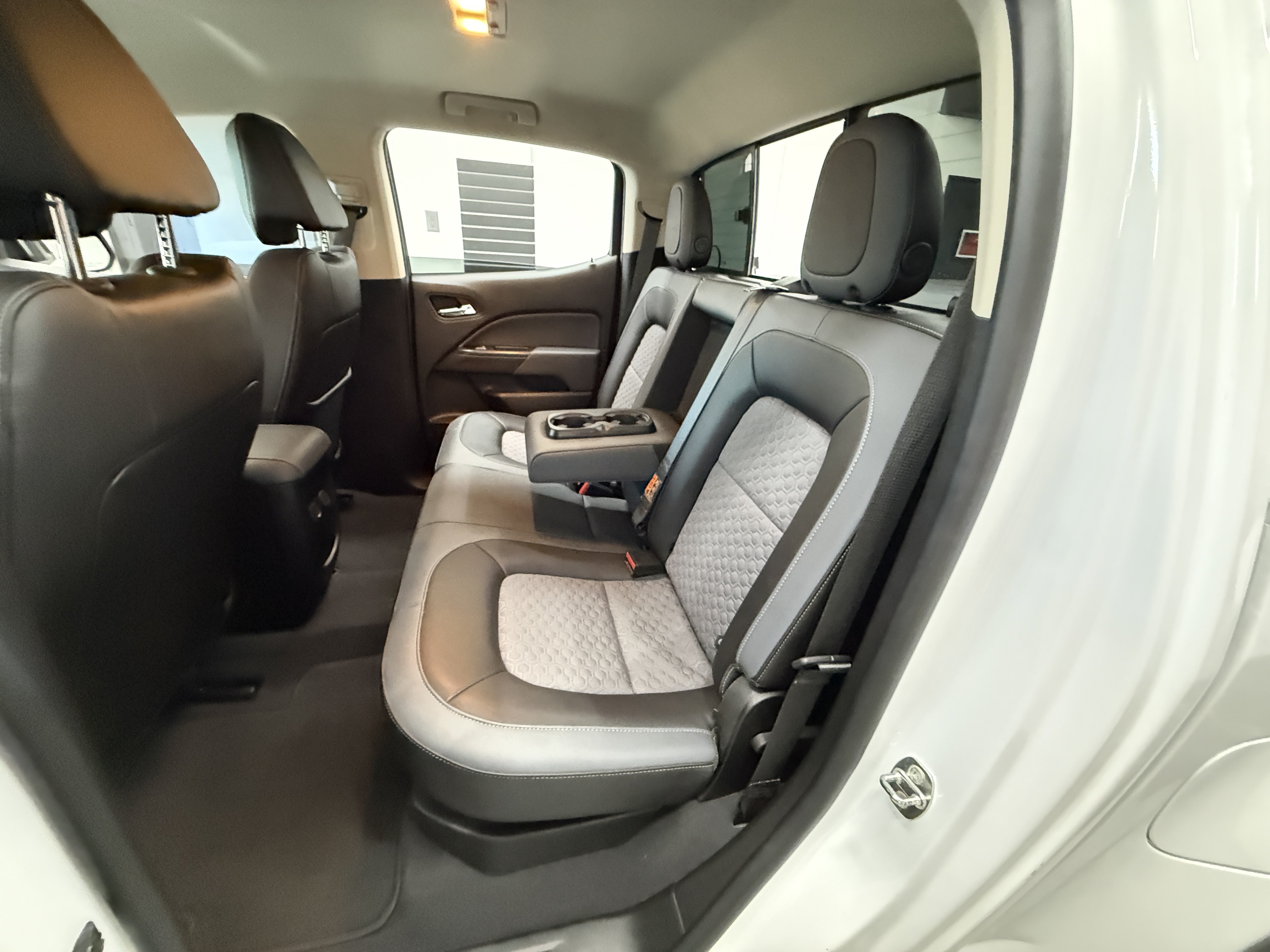 Used 2019 Chevrolet Colorado Z71 AWD/4WD image 21
