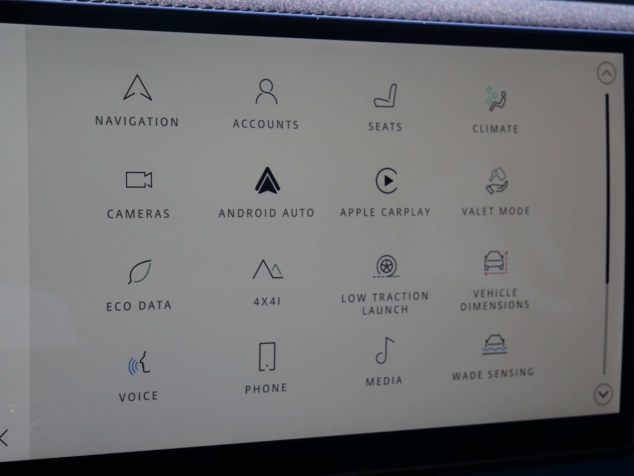 Used 2022 Land Rover Defender 110 X-Dynamic SE AWD/4WD image 28