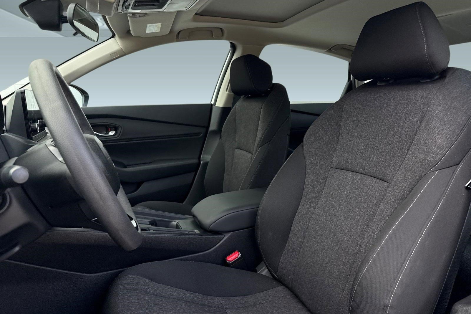 Certified 2025 Honda Accord SE image 5