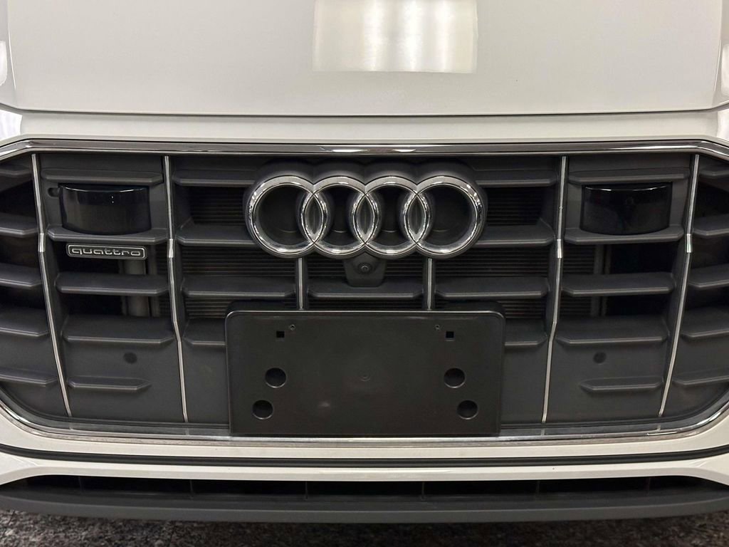 Used 2023 Audi Q8 Premium w/ Convenience Package image 7
